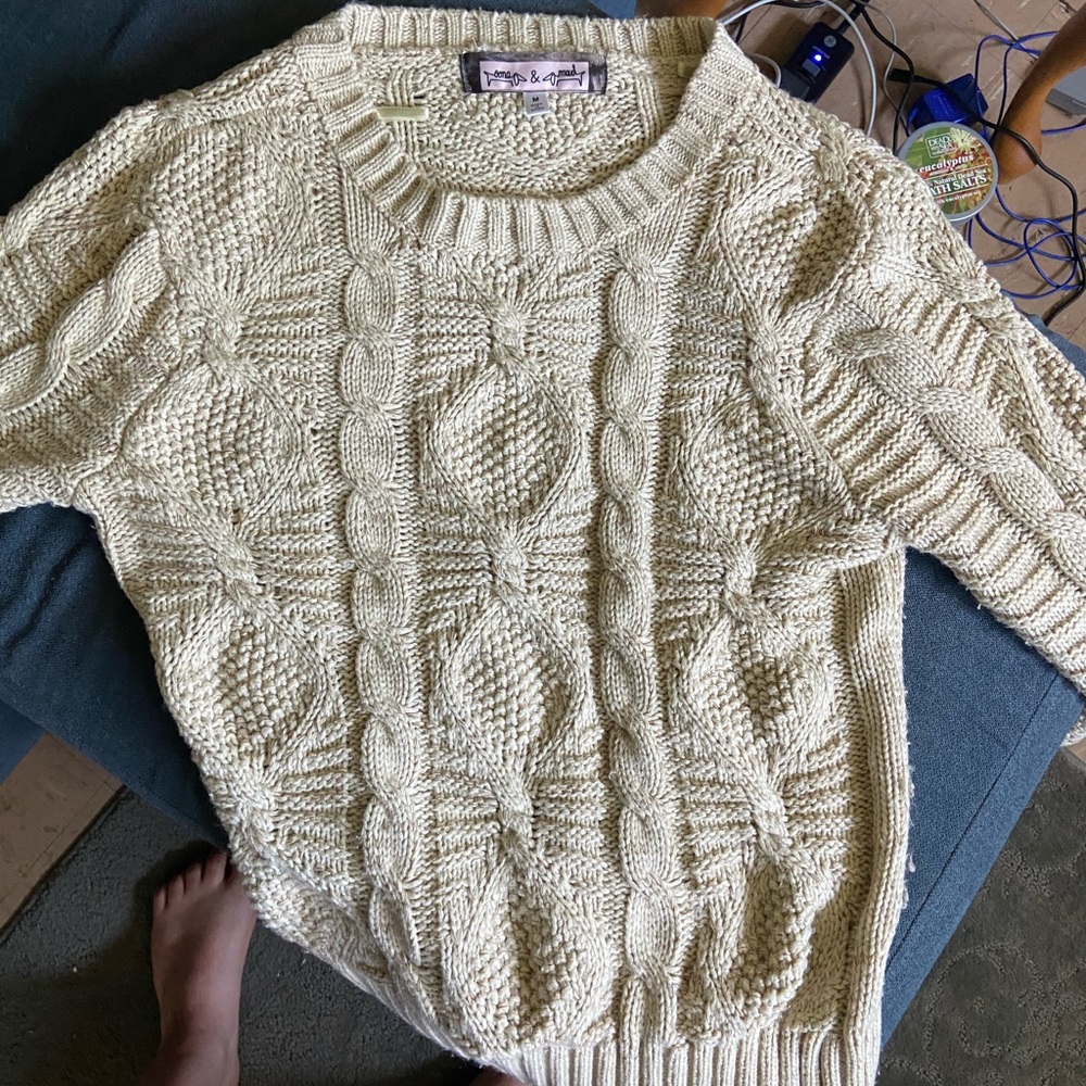 Chic tan Sweater
